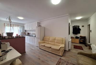 Apartament cu 3 camere semidecomandat, mobilat în Florești - 2