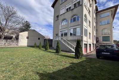Apartament deosebit pe două nivele, într-o vilă elegantă - 40