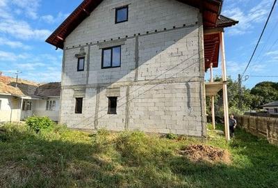 Casa individuala 240mp, semifinisat, loc.Dolhasca - 3