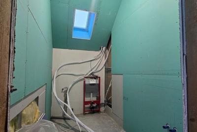 Casă cu 4 camere cu Garaj în Crevedia - 4