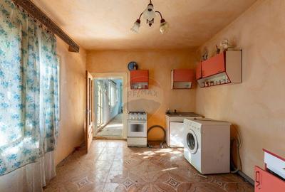 Casa / Vila cu 3 camere de vanzare Casa / Vila cu 3 camere de vanzare - 8