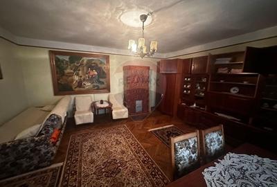 Casă cu 3 camere cu Teren 3440 Mp în Central - 10