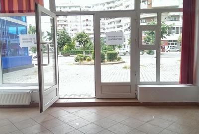 Spațiu comercial, de 120 mp, în Central - 3