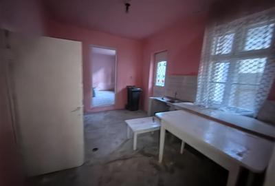 Casă individuală cu 3 camere cu Canalizare în Central - 11