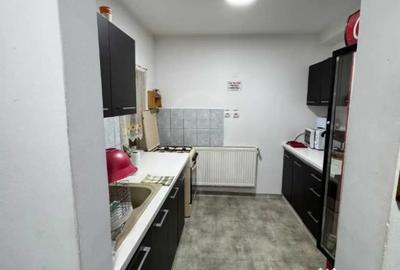 Casă cu 10 camere cu Teren 125 Mp în Lupeni - 8