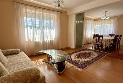 Apartament cu 3 camere în Central - 1