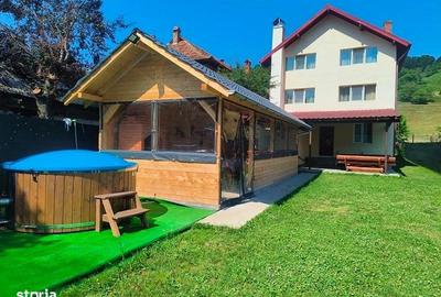 Casă cu 8 camere cu Teren 1200 Mp în Corbeni - 2