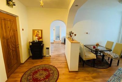 Apartament cu 2 camere decomandat în Titan