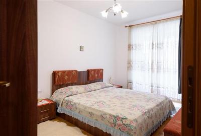 Apartament cu 2 camere decomandat în Tractorul - 2