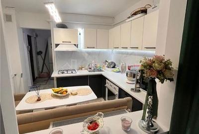 Apartament cu 3 camere decomandat în Central - 1