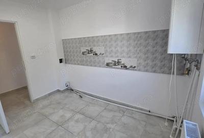 Apartament cu 2 camere decomandat în Roman - 5