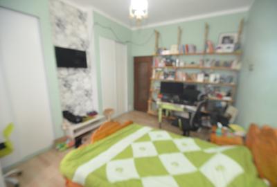 Apartament cu 3 camere si curte - 2