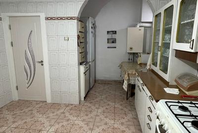 Casă cu 6 camere în Casa de Cultură - 2