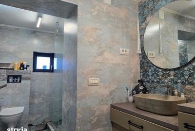 Casă cu 7 camere cu Teren 685 Mp în Limanu - 7