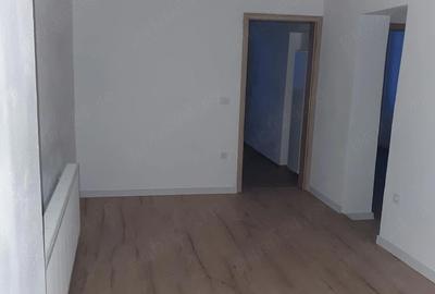 Apartament cu 3 camere decomandat în Exterior Vest - 2