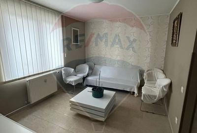 Spațiu comercial, de 42.369998931885 mp, în Policlinica