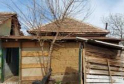 Casă cu 4 camere cu Teren 1021 Mp în Devesel - 6