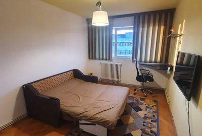 Apartament cu 2 camere decomandat în Podu Roș - 1