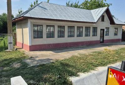 Casă cu 4 camere în Crângu - 6