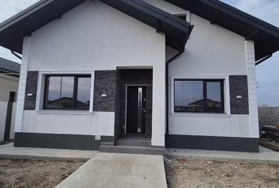 Casă individuală cu 5 camere cu Teren 310 Mp în Central - 1