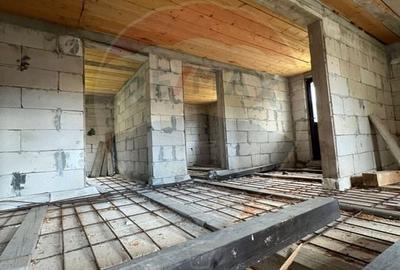 Casă cu 7 camere cu Teren 300 Mp în Voroneț - 7