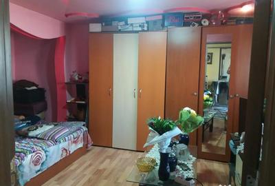 Casă cu 2 camere cu Teren 1600 Mp în Central - 3