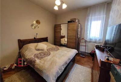 Apartament cu 4 camere semidecomandat în Semicentral - 1