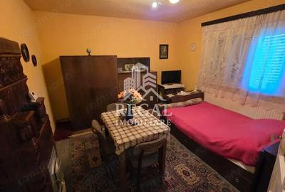 Casă cu 4 camere cu Teren 540 Mp în Hunedoara - 8