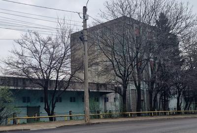 Spațiu comercial, de 1,000 mp, în Central - 1