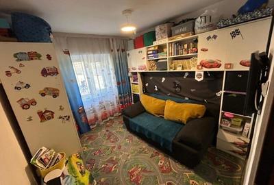 Apartament cu 3 camere decomandat în Păcurari