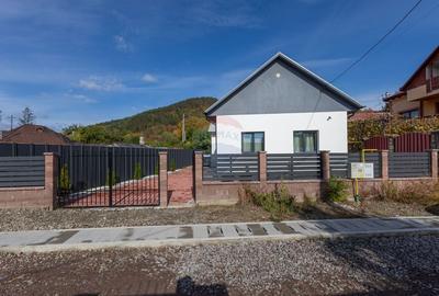 Casa / Vila de vanzare in zona centrala TARGU OCNA - 3