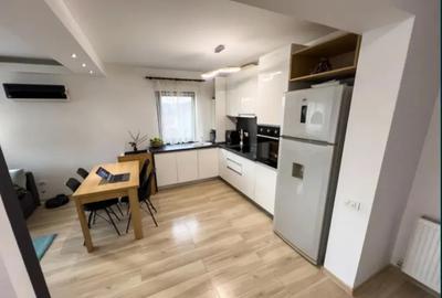 Apartament cu 2 camere decomandat, mobilat în Tractorul - 3