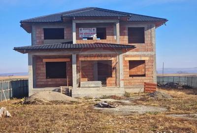 Casă cu 7 camere cu Teren 7400 Mp în Borlești - 5