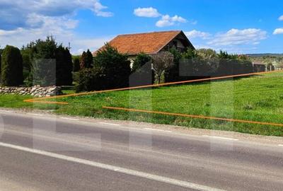 Teren intravilan 2.100 mp Valea Cri?ului, la intrare i - 2