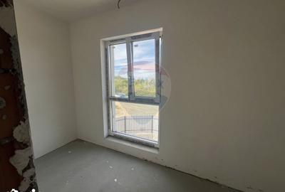 Casă cu 4 camere cu Teren 300 Mp în Central - 10