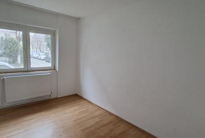 Apartament cu 3 camere decomandat în Sud - 9