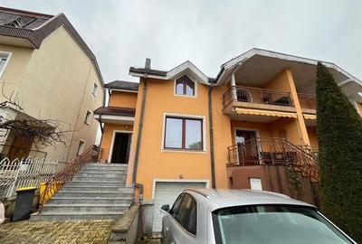 Apartament cu 5 camere decomandat în Platou - 2