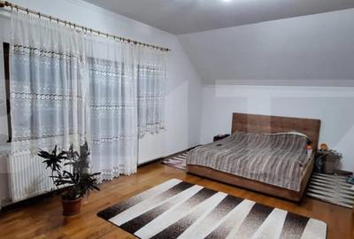 Casă cu 5 camere cu Teren 700 Mp în Lazuri - 1