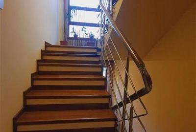 Casă individuală cu 7 camere cu Canalizare în Dobroești - 11