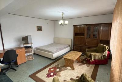 Garsonieră decomandată în Central - 1