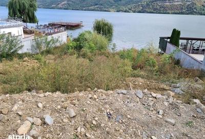 Teren de 1000 mp, în Gării