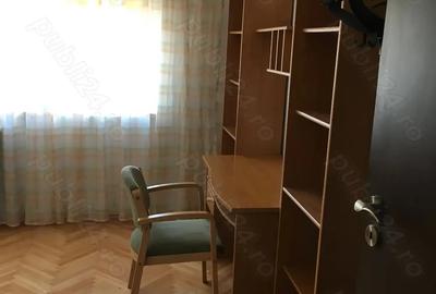 Vand apartament 3 camere decomandat, Str. Pietroasa - 2
