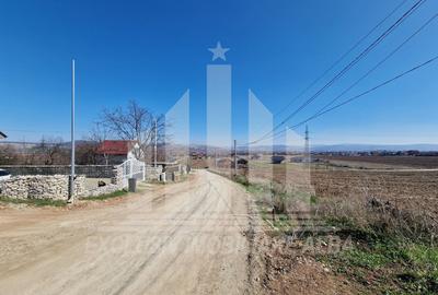 Teren intravilan de 800 mp, în Micești - 1