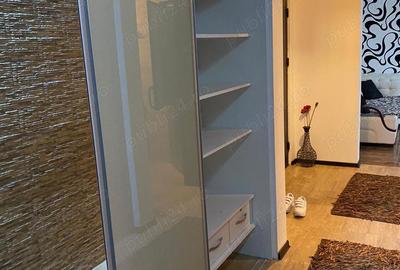 Apartament cu 3 camere decomandat în Km 4 - 1