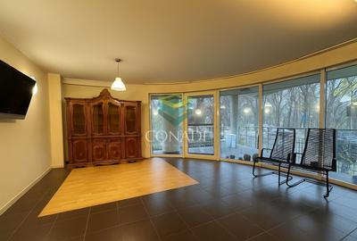 Apartament cu 4 camere decomandat în Herăstrău