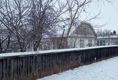 Casă cu Teren 2200 Mp în Brăești - 2