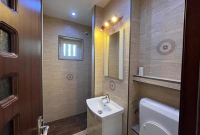 Apartament cu 4 camere semidecomandat, mobilat în Central - 32