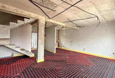 Casă cu Teren 100 Mp în Central