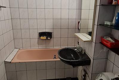 Inchiriez apartament 4 camere - 4