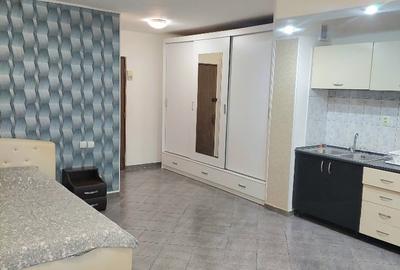 Proprietar, Studio Mall Vitan - Nerva Traian, bloc din 1990, 38 mp. - 4